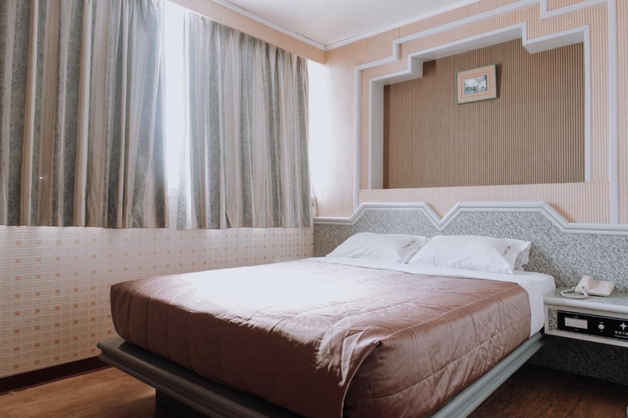Tong Hsin Hotel Pingtung Exterior foto