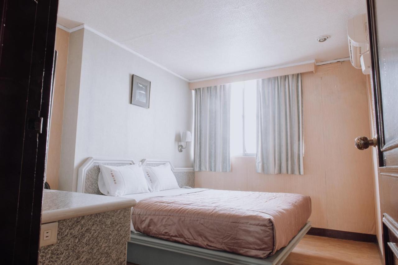 Tong Hsin Hotel Pingtung Exterior foto