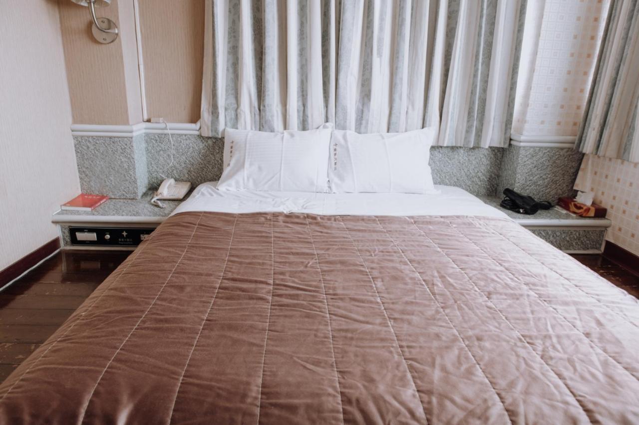 Tong Hsin Hotel Pingtung Exterior foto